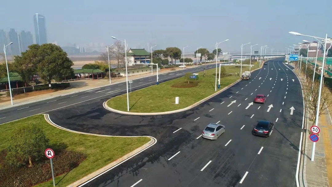 �����³��ˣ���������ͨ��ʱ����������������֮���� �ؽ��б��������ˢ�£�һ�ڣ���������ͨ�������������